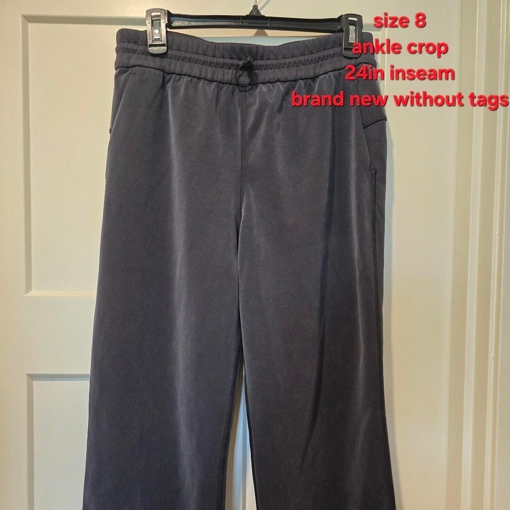lululemon Grey crop leggings with pockets. Sz 8